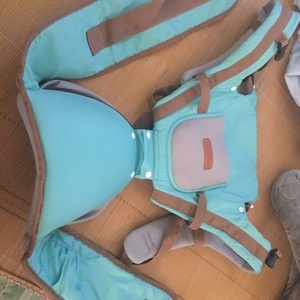 Địu cho bé 4 tư thế Baby Lab