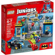 Bộ xếp hình Bảo vệ hang dơi Lego Juniors 10672