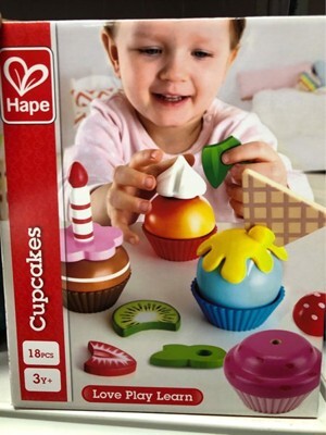 Đồ chơi xếp chồng bánh cupcake HAPE