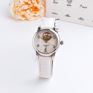 Đồng hồ kim nữ Tissot T-Classic Lady Heart T050.207.16.116.00