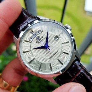 Đồng hồ nam dây da Orient FEV0V004SH