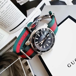 Đồng hồ nam Gucci YA136206