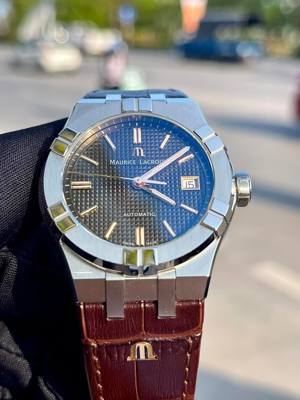 Đồng hồ nam Maurice Lacroix AI6007-SS001-331-1