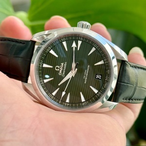 Đồng hồ nam Omega Aqua Terra 150m Co‑Axial Master Chronometer 220.13.41.21.10.001 22013412110001