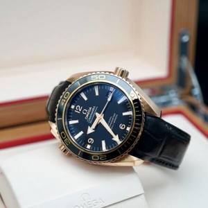 Đồng hồ nam Omega Seamaster Planet Ocean 232.63.42.21.01.001 23263422101001