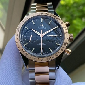 Đồng hồ nam Omega Speedmaster 331.20.42.51.01.002
