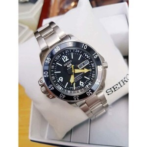 Đồng hồ nam Seiko SKZ211J1