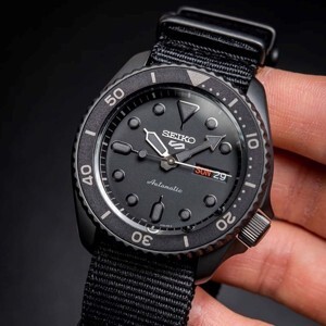 Đồng hồ nam Seiko SRPD79K1