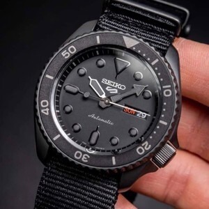 Đồng hồ nam Seiko SRPD79K1