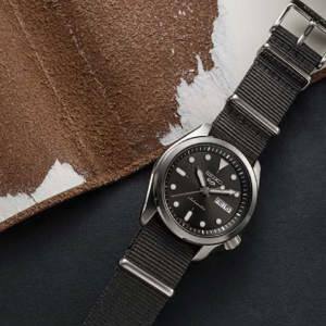 Đồng hồ nam Seiko SRPE61K1S