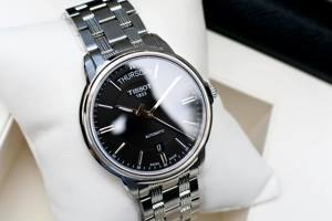 Đồng hồ nam Tissot T065.930.11.051.00