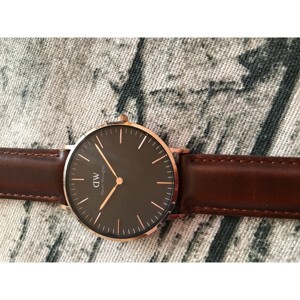 Đồng hồ nữ Daniel Wellington DW00100136