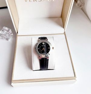 Đồng hồ nữ Versace Black Daphnis V16020017