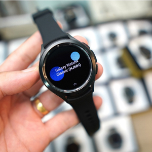 Đồng hồ thông minh Samsung Galaxy Watch4 Classic LTE 42mm