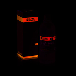Dung dịch hiệu chuẩn Hanna HI7081L natri clorua 30g/l, 500 ml