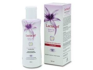 Dung dịch vệ sinh phụ nữ hằng ngày Lactacyd Soft & Silky 250ml