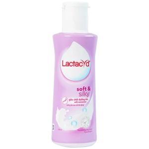 Dung dịch vệ sinh phụ nữ Lactacyd Soft & Silky 150ml