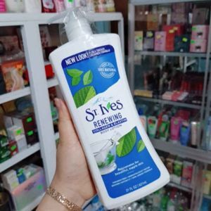 Dưỡng thể lúa mạch và bơ St.Ives 621ml