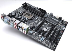 Bo mạch chủ - Mainboard Gigabyte GA-Z68X-UD3R-B3 - Socket 1155, Intel Z68, 4 x DIMM, Max 32GB, DDR3