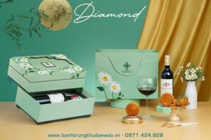 Hộp bánh trung thu Hà Nội Daewoo - Diamond Moon + Johnny Walker Black 6 bánh