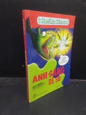 Horrible Science - Ánh Sáng Dễ Sợ