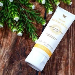 Kem chống nắng Aloe Sunscreen