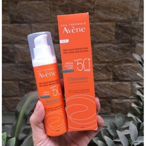 Kem chống nắng cho da nhờn mụn và nhạy cảm Avene High Protection Cleanance Sunscreen SPF 50+ 50ml