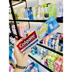 Kem đánh răng Colgate Total Whitening 221g