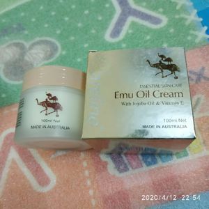 Kem dưỡng da tinh dầu đà điểu Emu Oil Cream Careline Úc