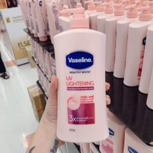 Kem dưỡng thể Vaseline (600ml)