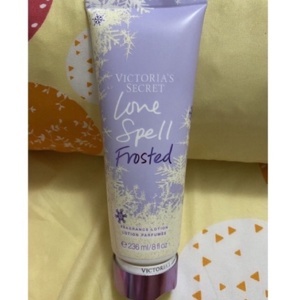 Kem dưỡng thể Victoria's Secret Love Spell