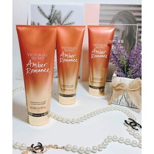 Kem dưỡng thể Victoria's Secret Amber Romance 236ml