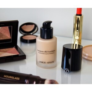 Kem nền cao cấp Giorgio Armani Luminous Silk Foundation 30ml