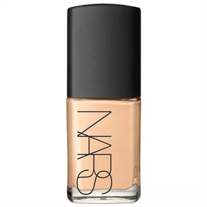 Kem nền Nars Sheer Glow Foundation