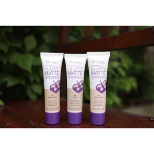 Kem Nền Rimmel Stay Matte Liquid Mousse Foundation