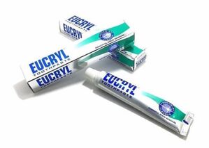 Kem tẩy trắng răng Eucryl vị bạc hà - 62 g