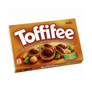 Kẹo mềm phủ socola nhân hạt dẻ Toffifee 125g