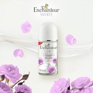 Lăn khử mùi trắng da Enchanteur Whitening Sensation 50ml