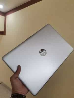 Laptop HP 15-bs555TU 2GE38PA