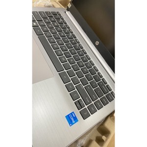 Laptop HP 240 G8 3D3H7PA - Intel Core i5-1135G7, 8GB RAM, SSD 512GB, Intel UHD Graphics, 14 inch