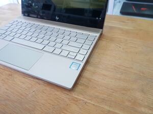 Laptop HP Envy 13-ah1011TU 5HZ28PA - Intel core i5-8265U, 8GB RAM, SSD 256GB, Intel UHD Graphics 620, 13.3 inch