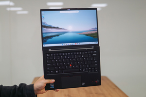 Laptop Lenovo ThinkPad X1 Carbon Gen 10 - Intel core i5-1240P, 16GB RAM, SSD 512GB, Intel Iris Xe Graphics, 14 inch