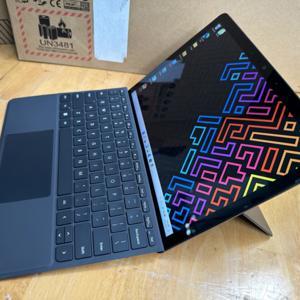 Laptop Microsoft Surface Go 3 - Intel Core i3-6500Y, 8GB RAM, 128GB SSD, Intel UHD Graphics 615, 10.5 inch