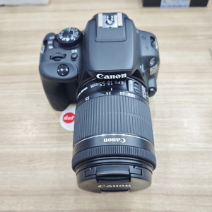 Ống kính Canon EF-S 18-135mm f/3.5-5.6 IS STM