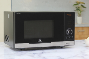 Lò vi sóng Electrolux EMS2348X - 23 lít, 800W, có nướng