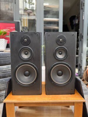 Loa nghe nhạc JBL LX600