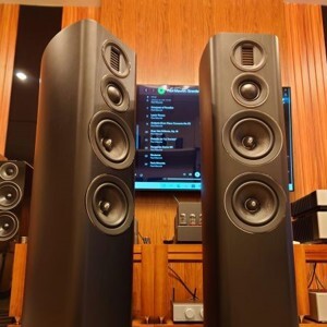 Loa Wharfedale Evo 4.4