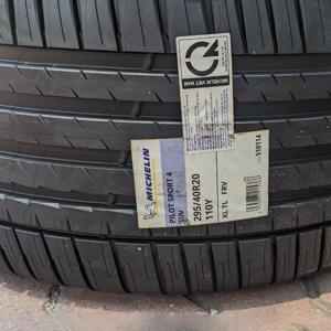 Lốp Michelin 295/40R20 Pilot Sport 4 SUV