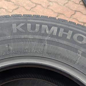 Lốp ô tô Kumho 255/50R19 KL21