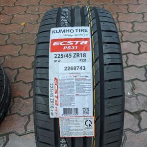 Lốp vỏ xe ô tô Kumho 225/45R18 PS31